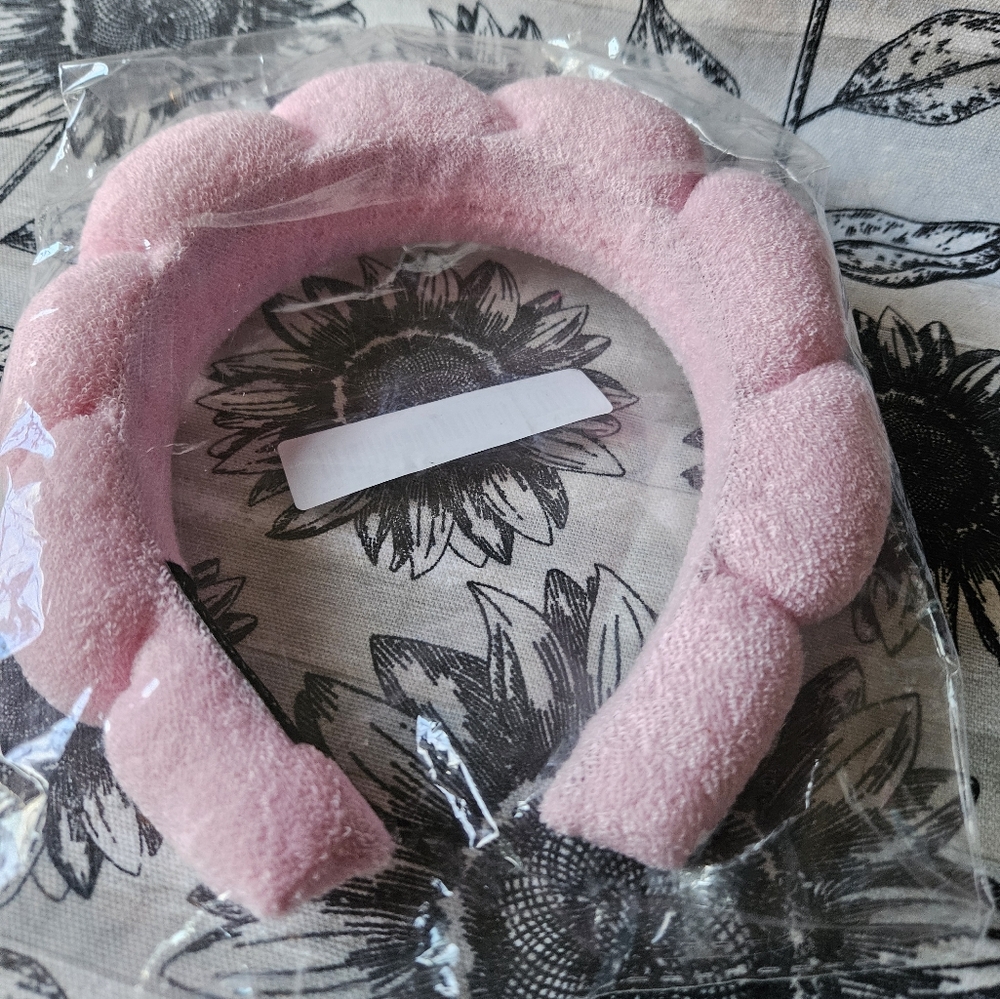 Pink puffy spa headband - Picture 2 of 6